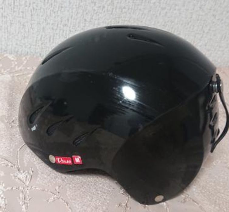 Горнолыжный шлем из Германии