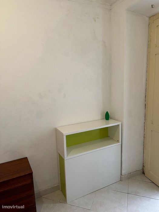 Quarto - localizado em Alameda Lisbon