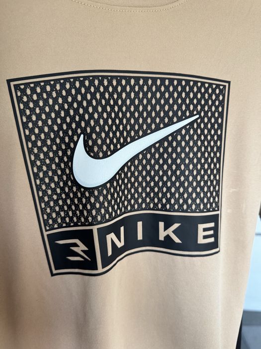Komplet dziecięcy Nike r.134, nowy