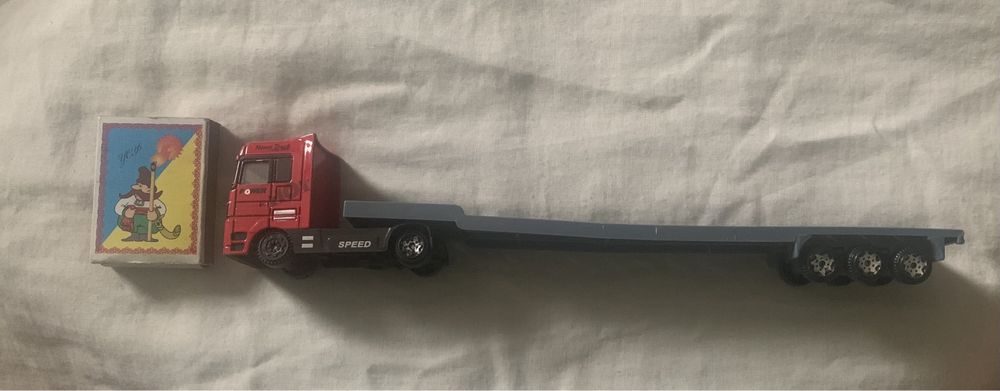 Автотягач, іграшка