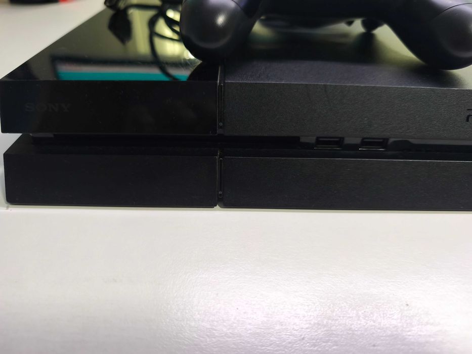 playstation 4 + UFC 3 com assesorios