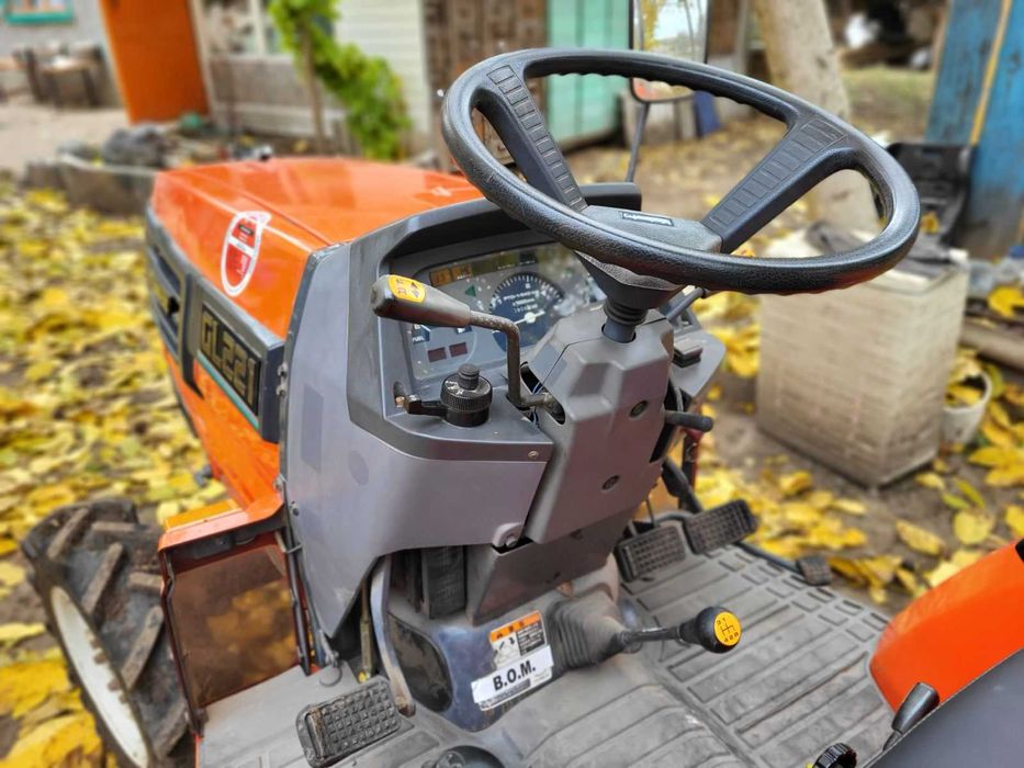 Тракторець Kubota GL221