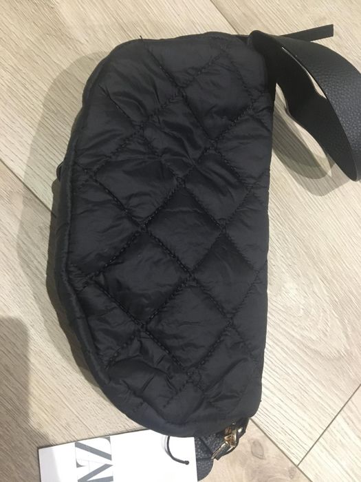 Nerka pojemna czarna Zara