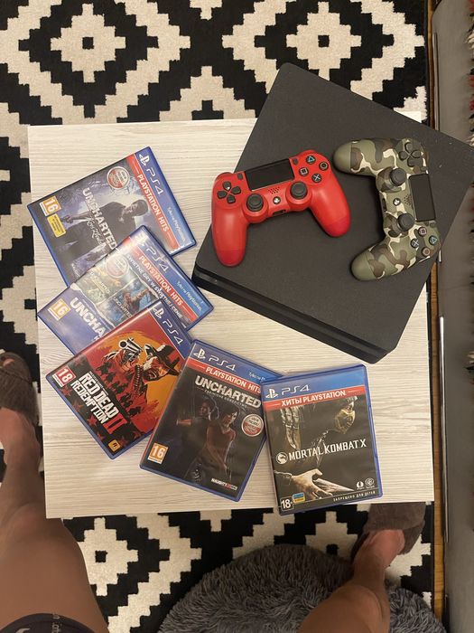 Playstation 4 slim 1 TB