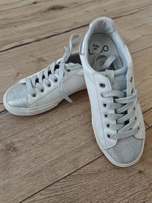 Białe tenisówki r.35