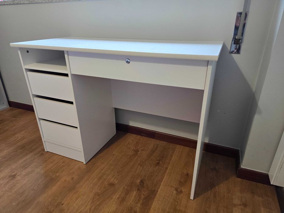 mesa e cadeira quarto criança