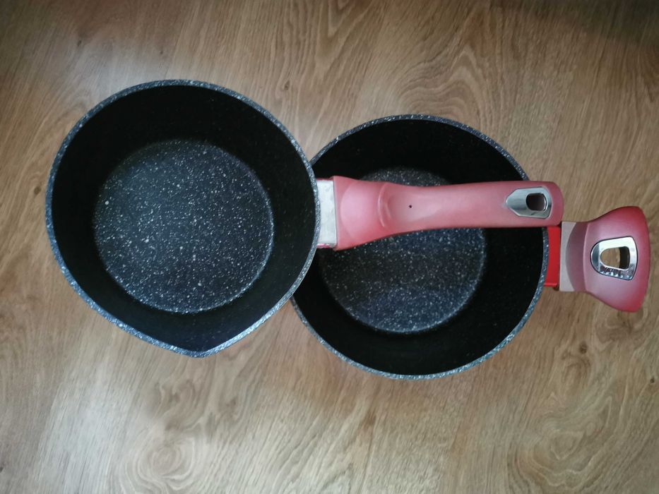 Zestaw kuchenny, używany 5 szt. z aluminium do indukcji. Sprzedam :