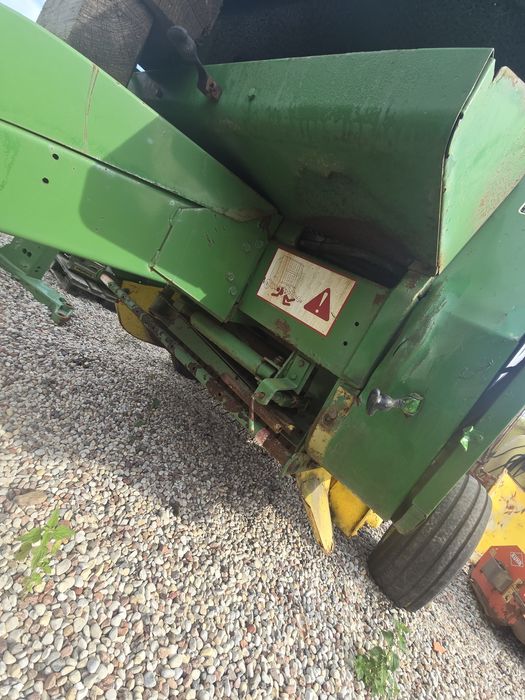 Prasa rolująca John Deere