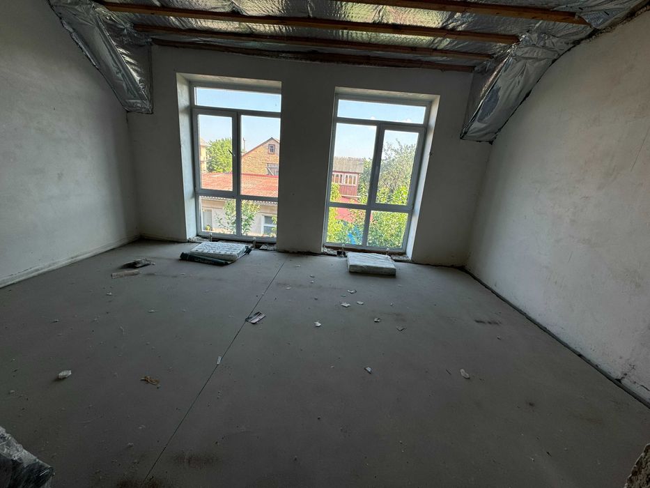 Таунхаус в Ірпені, із чистовим оздобленням! Оформлення мінімальне