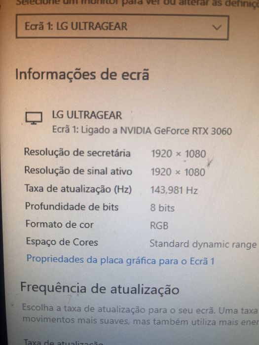 Conjunto de setup gaming computador gaming , monitor gaming e