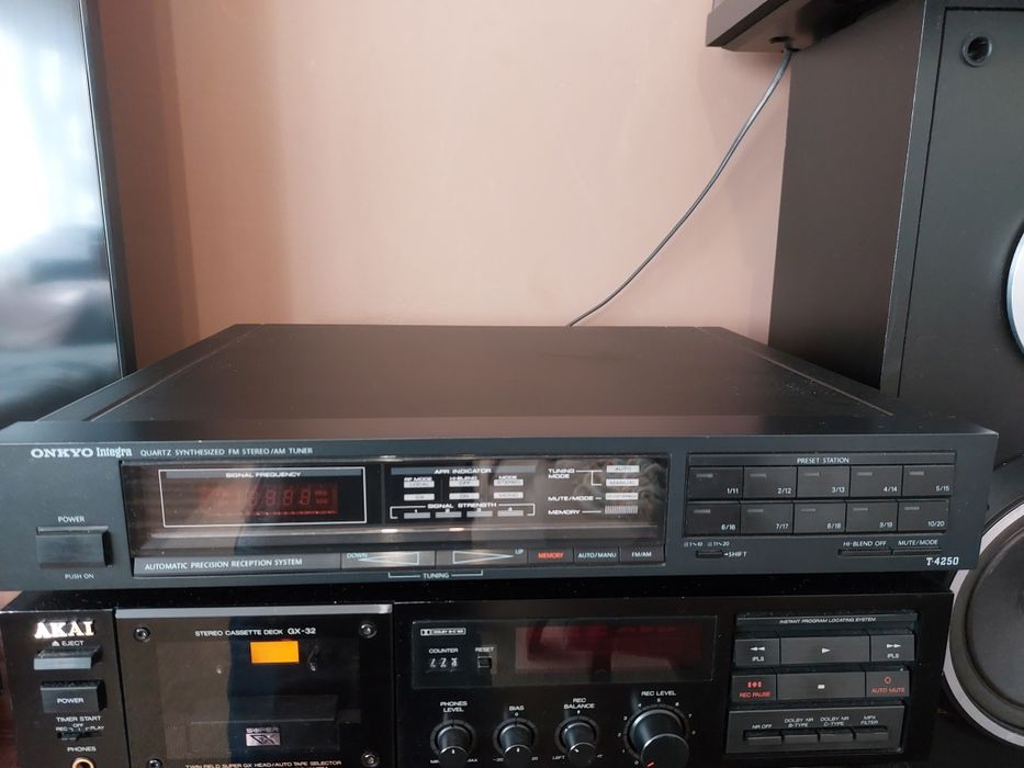 Sprzedam tuner Onkyo Integra T4250