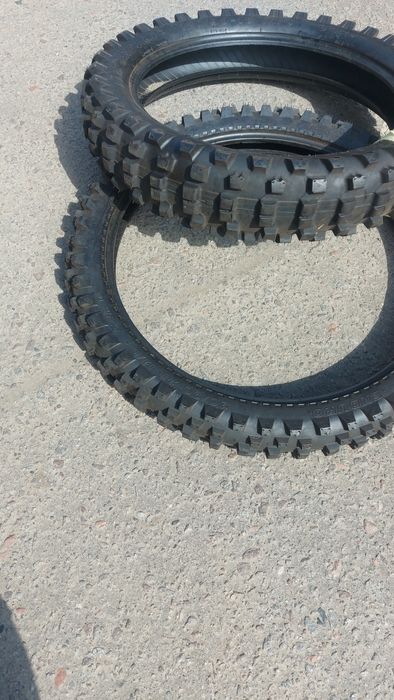 Продам Кросову покришку Ендуро 21 і 18.