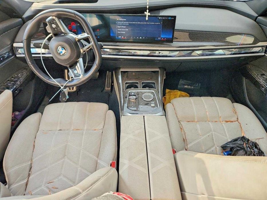 Бампер BMW G70 LCI Розборка БМВ Г70 ЛСІ запчастини БМВ Г70 475