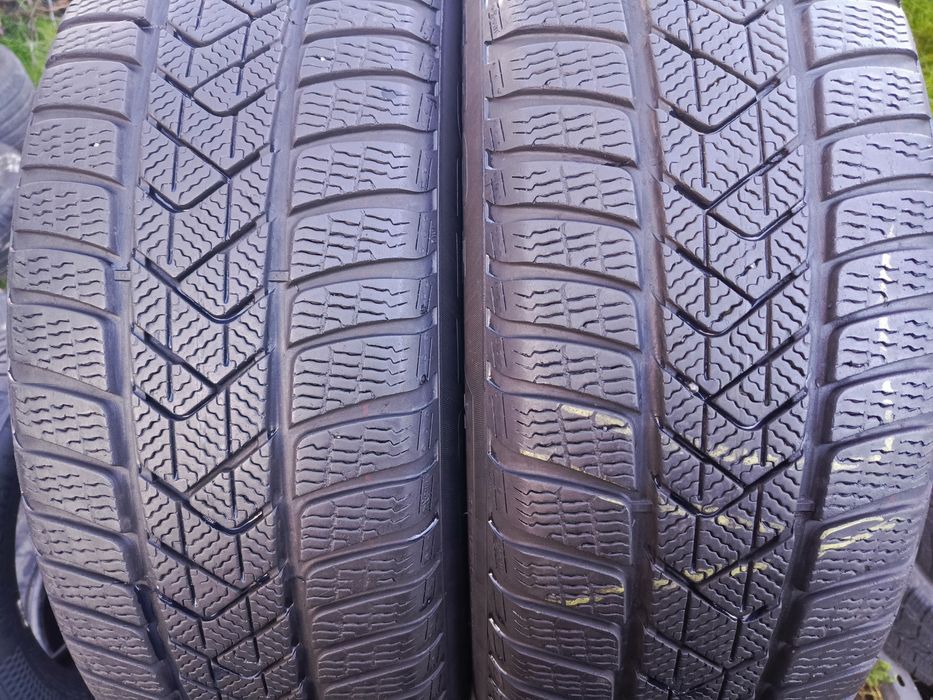 Sprzedam bardzo ładne opony Pirelli 225/60 r18