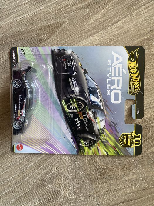 Hot Wheels Premium Aero Styles 2008 Audi A4 Touring Car