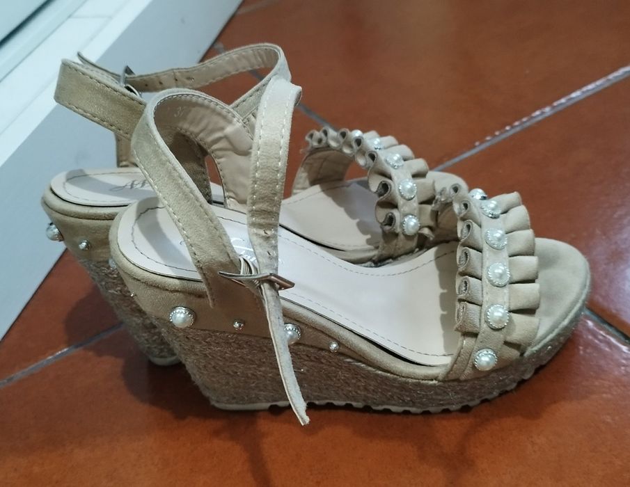 Sapatos praticamente novos tamanho 36