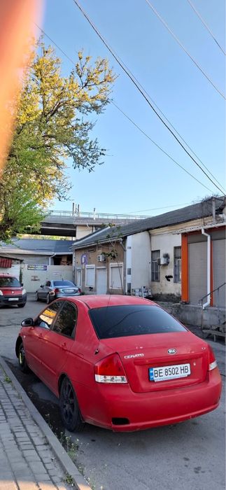 Продам КИА требует косметикии документы в порядке