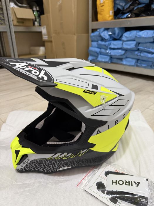 шолом Airoh STRYKER SKIN YELLOW MATT KTM, Kovi, Geon, Husqvarna, GasGa
