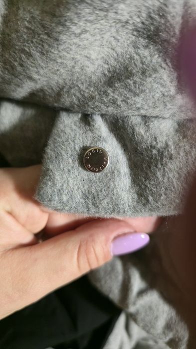 Casaco Puffer Cinza Monograma LV