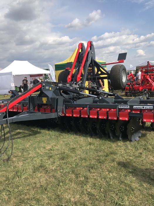 Brona talerzowa hydrauliczna UH 4.0m 4.5 m 5.0m 6.0m AgroKlon