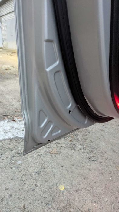 Продам симейний автомобыль