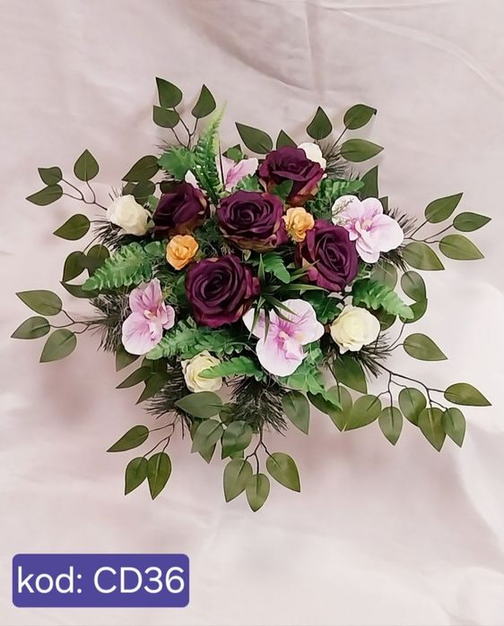 Stroik na grób cmentarz kompozycja kwiaty bukiet wiązanka nagrobna