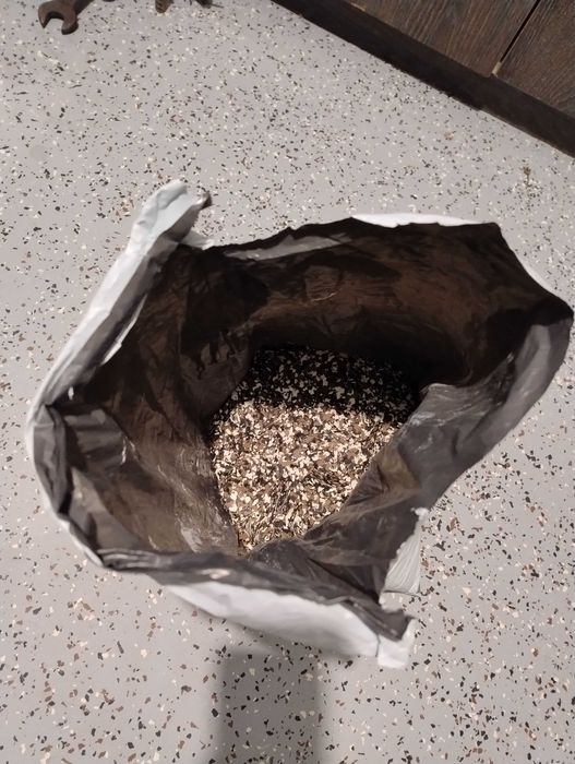 Płatki dekoracyjne do posadzek żywicznych