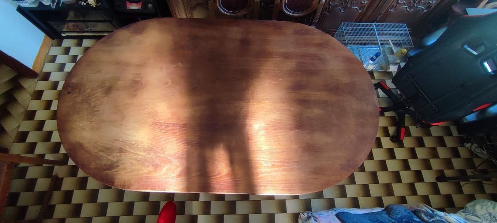 Mesa em madeira  com cadeiras