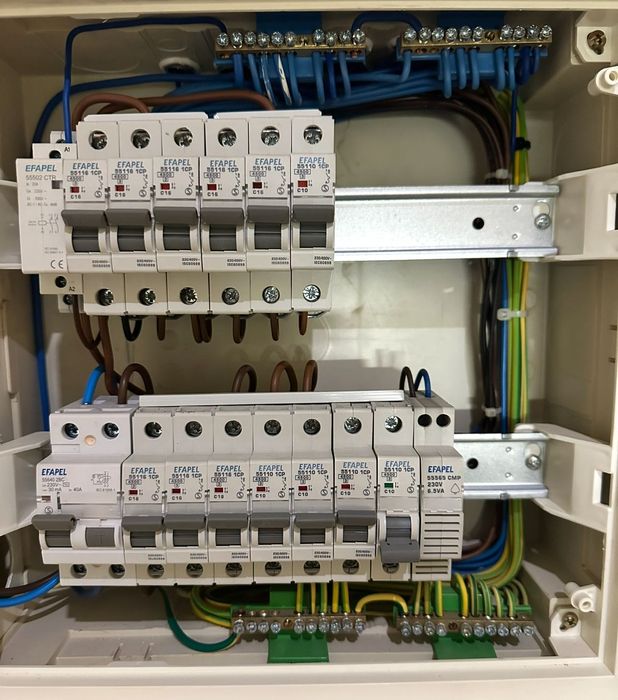 Serviços de Eletricista – Profissional Qualificado DGEG e OEP.