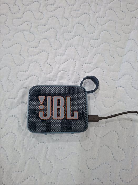 Coluna JBL  , pouco tempo de uso.