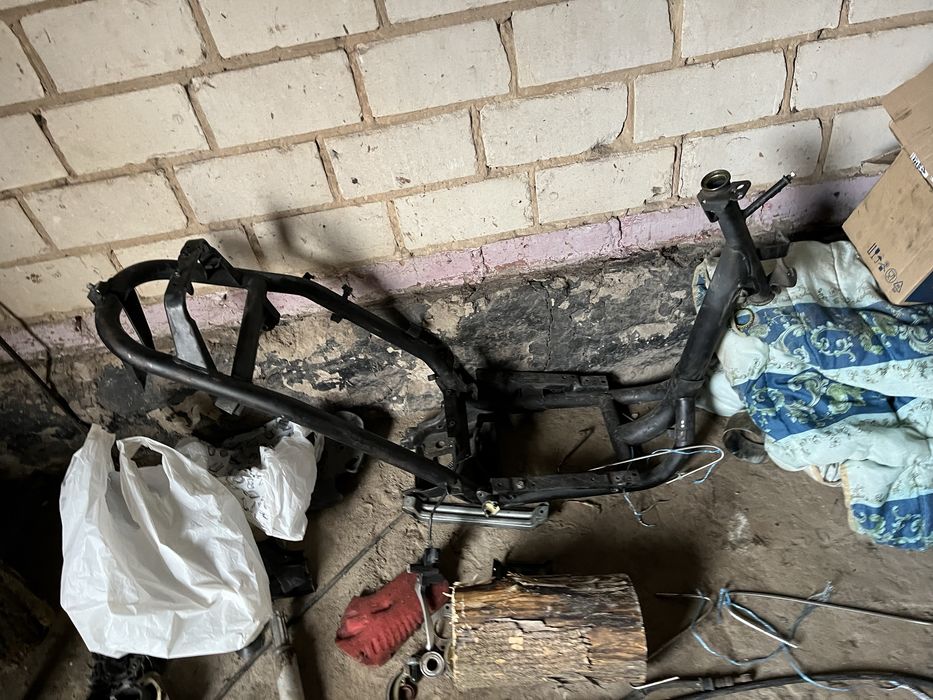 Запчачтини до скутерів Honda dio 18/27 та 28zx