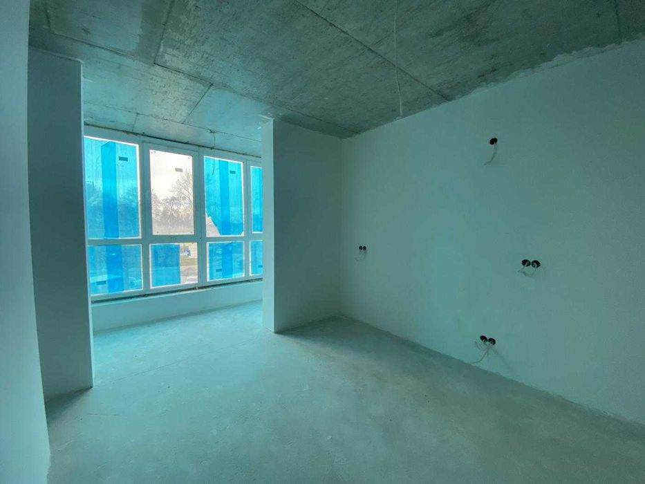 Простора двокімнатна квартира з наповненням (ремонтом)на Незалежності