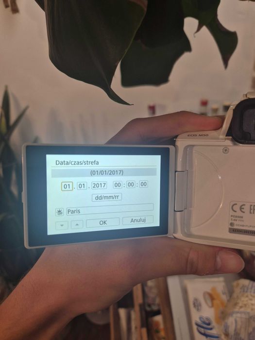 Canon EOS M50 Body | pudełko + bateria + ładowarka | stan bardzo dobry