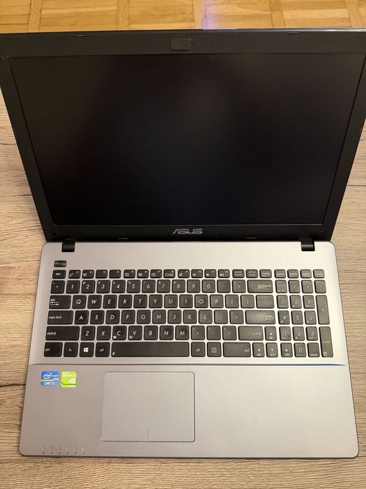 Laptop Asus X550V