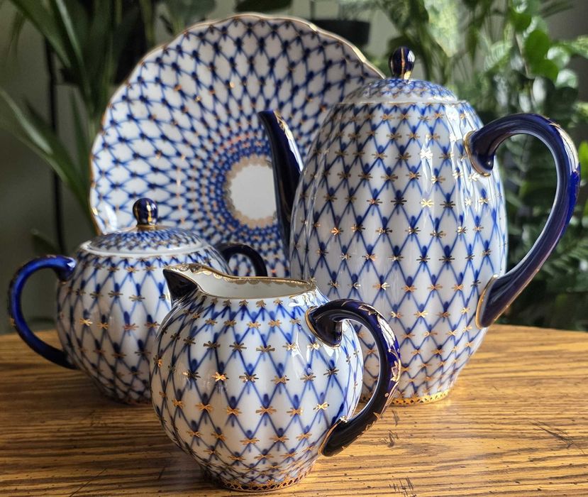 Porcelanowy serwis do kawy z dodatkowymi elementami– Łomonosow.