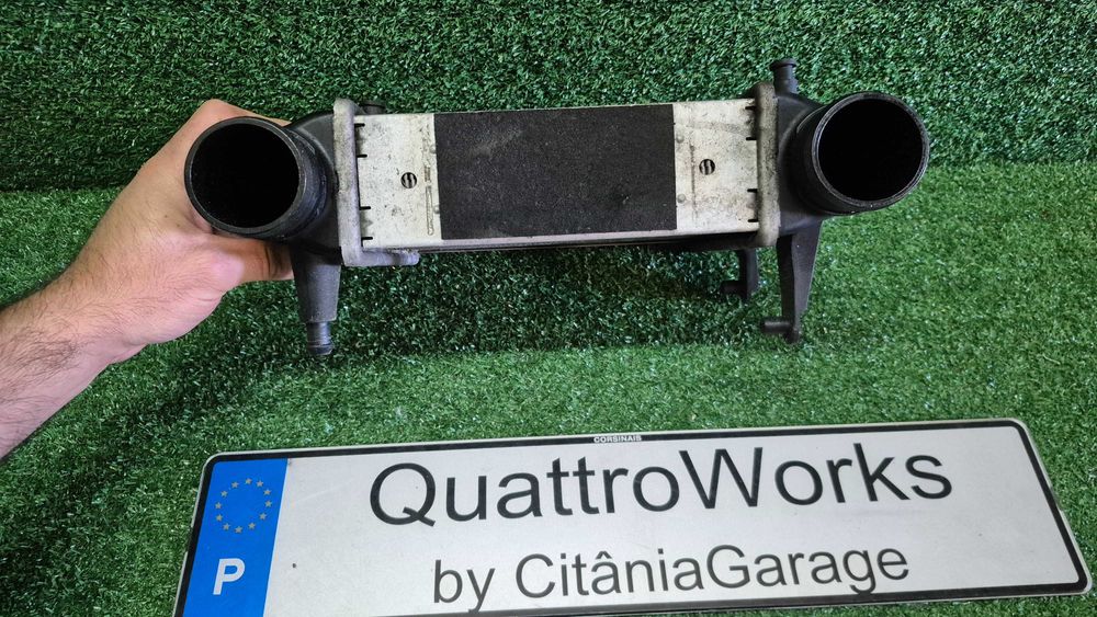 Intercooler Original Audi A4 B6 B7 8E 1.8T 1.9 TDI 2.0 TDI Ref. 8E0145806M em excelente estado
