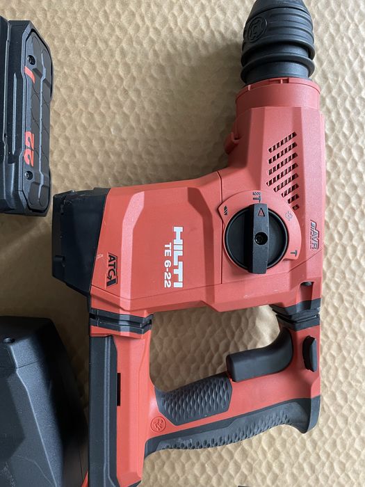 Młotowiertarka HILTI Nuron TE-6 plus odsysacz TE DRS-4/6, akumulator B 22-110.