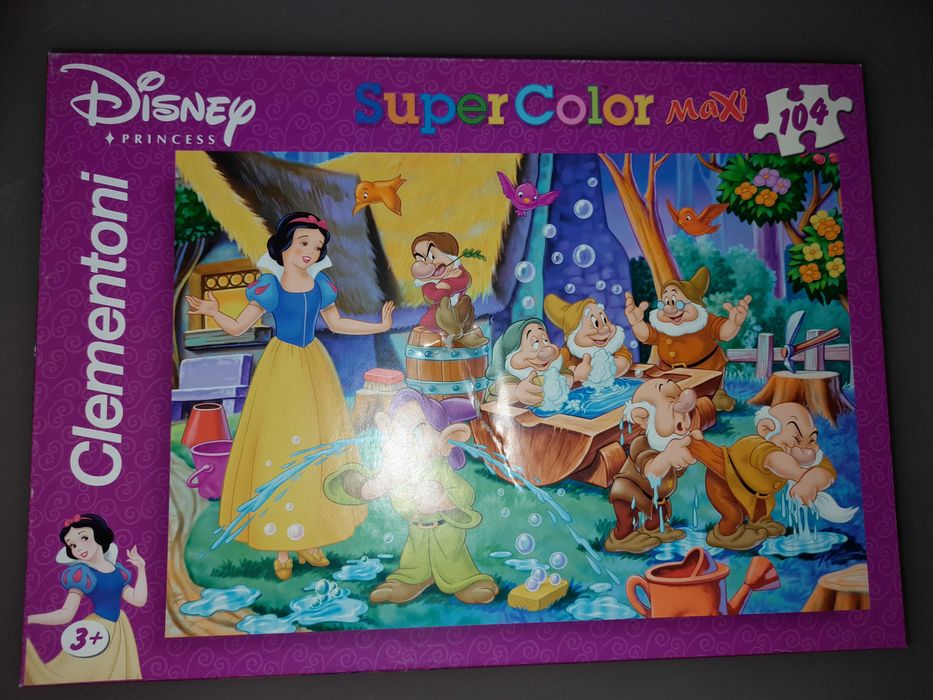 Vários puzzles para jovens e crianças