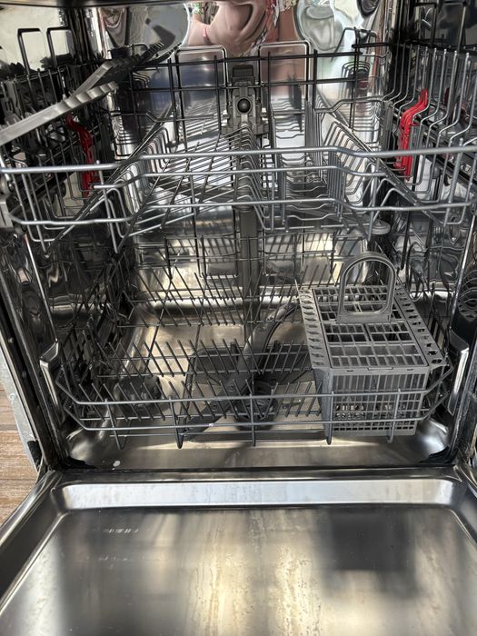 Посудомийна машина Whirlpool WI 3010 під ремонт