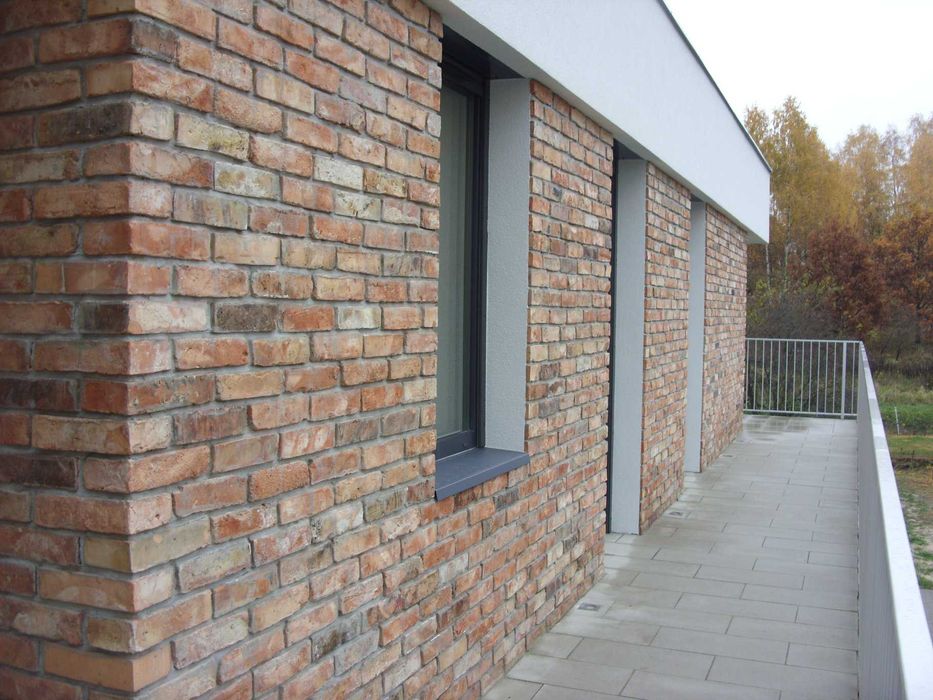 Ceglana ściana, beżowe płytki z lica cegły Loft-Styl Łódź