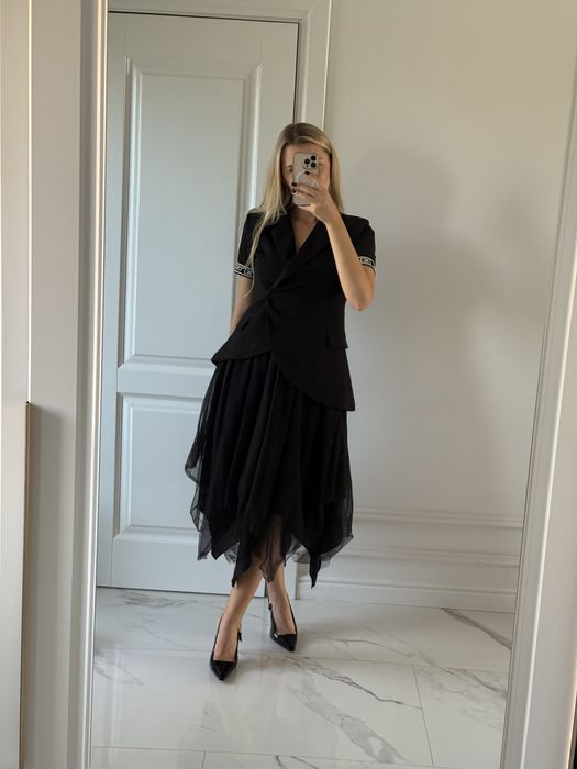 Чорний костюм двійка з спідницею