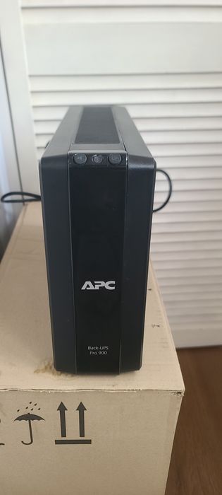 APC Back-UPS Pro BR900G-RS