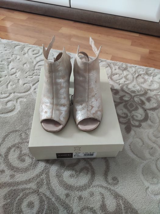 Sandały botki Lasocki rozm. 38