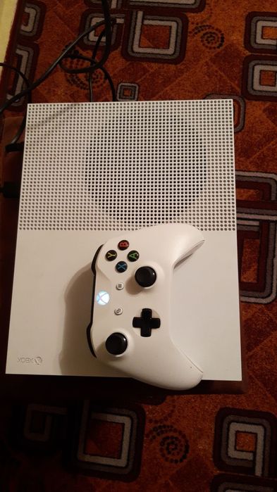 Продам консоль в ідеальному стані, Xbox one s 1 tb.