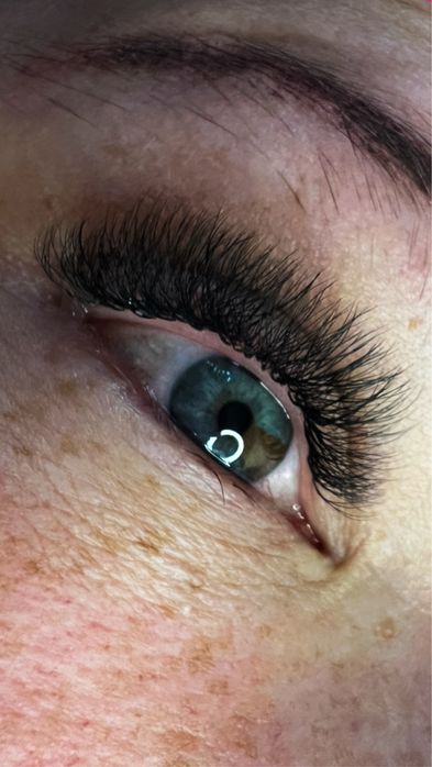 Нарощення вій **