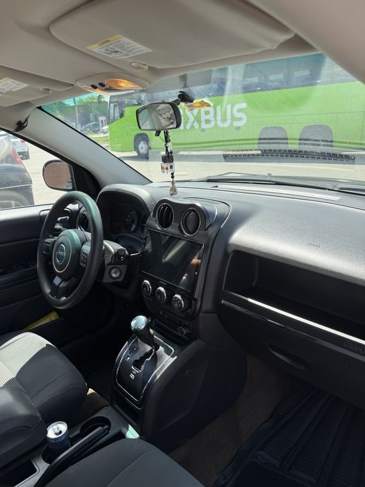 Продам jeep compass 2012
