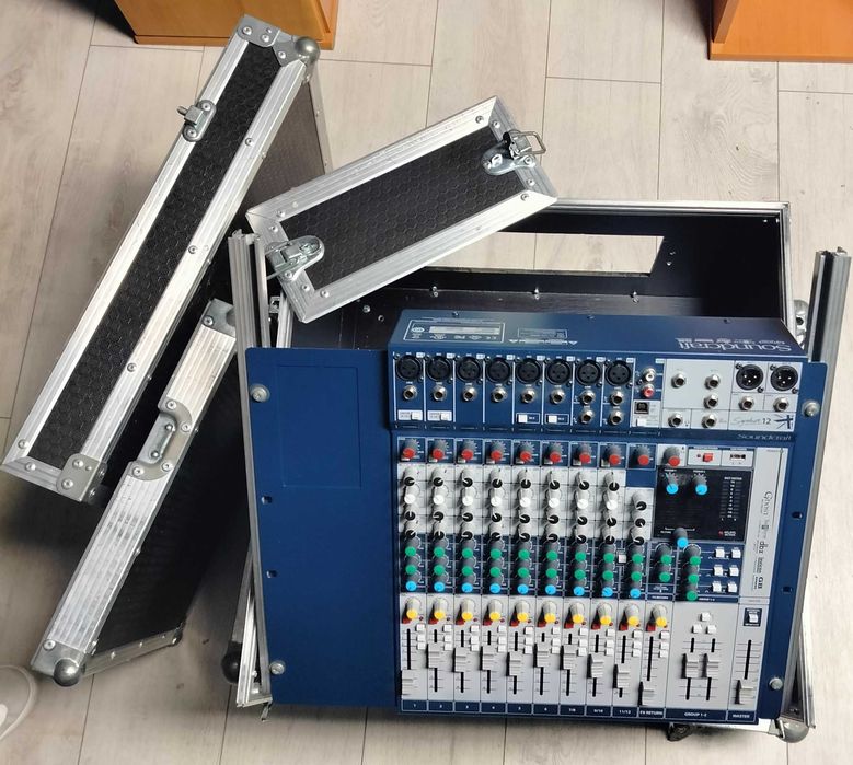 Mikser Soundcraft Signature 12 + case