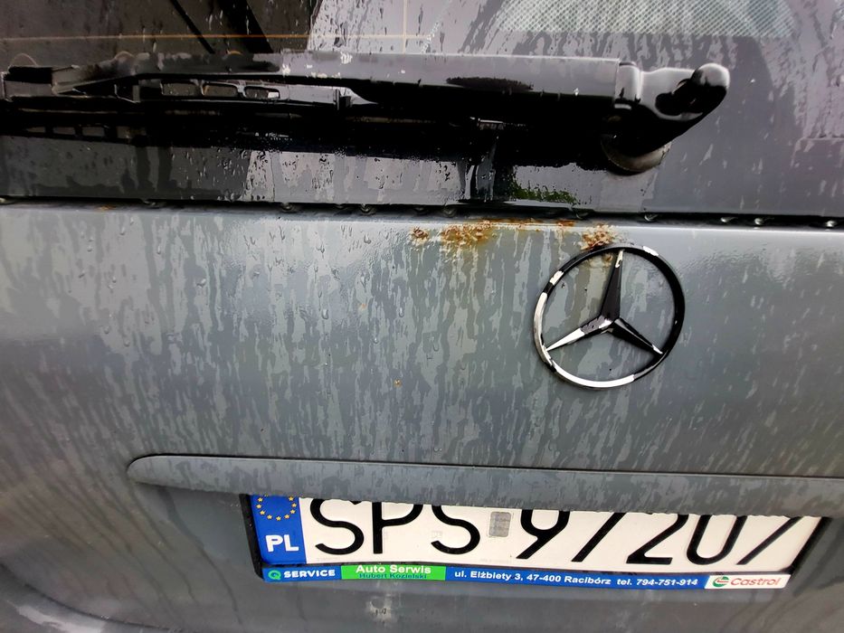 Mercedes ml odpala jezdzi