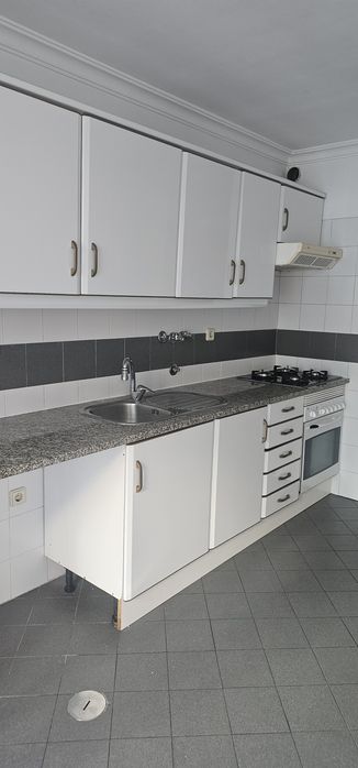 Móveis e pedra de cozinha