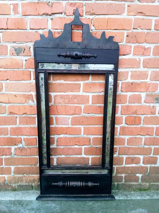 Дерев'яна рама для великого дзеркала